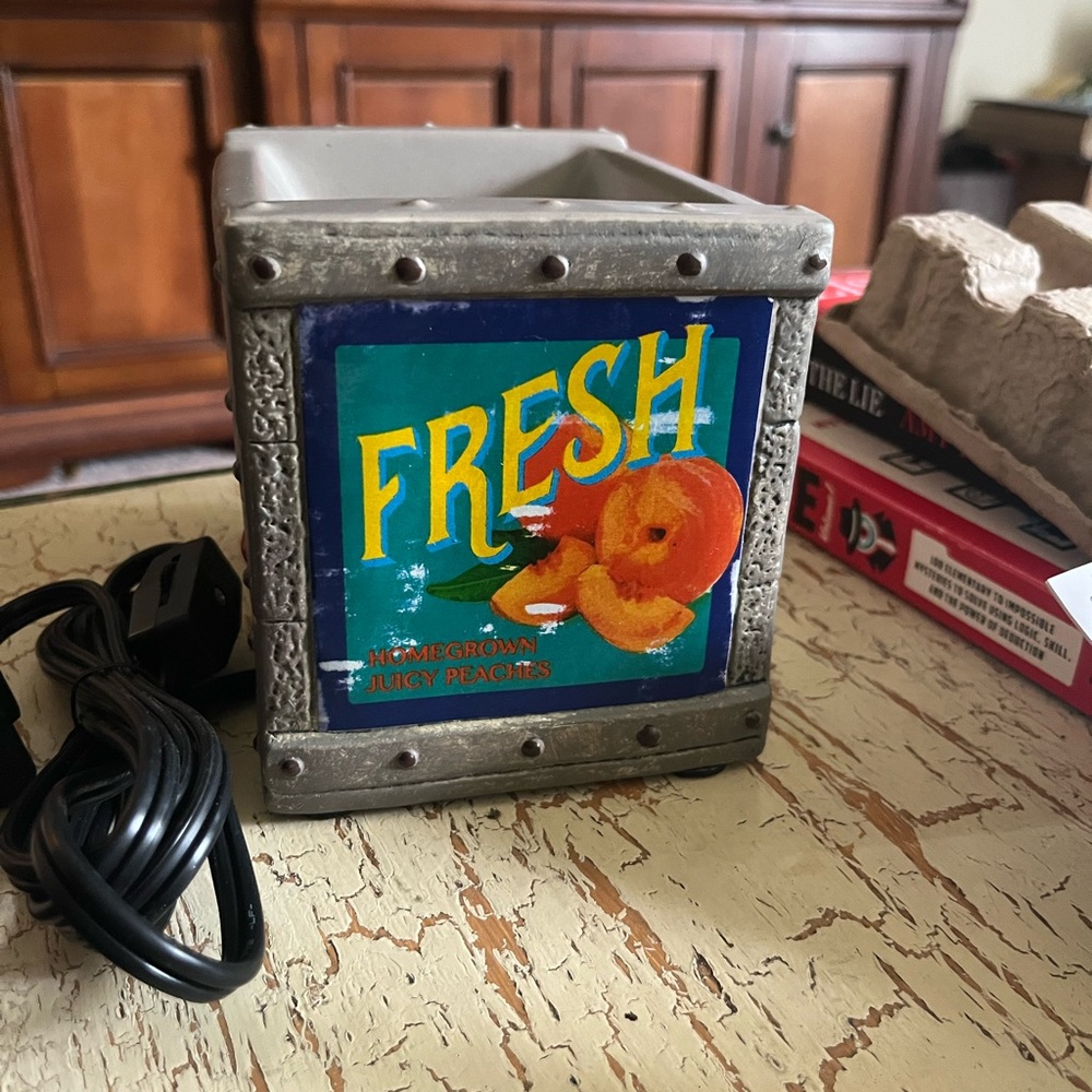 NIB Scentsy Authentic Home Fruit Crate Box